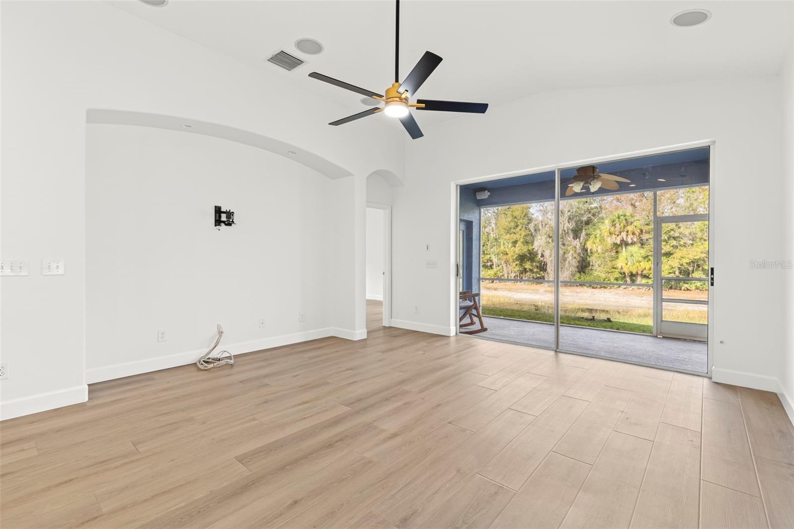 BELLE CHASE - Residential