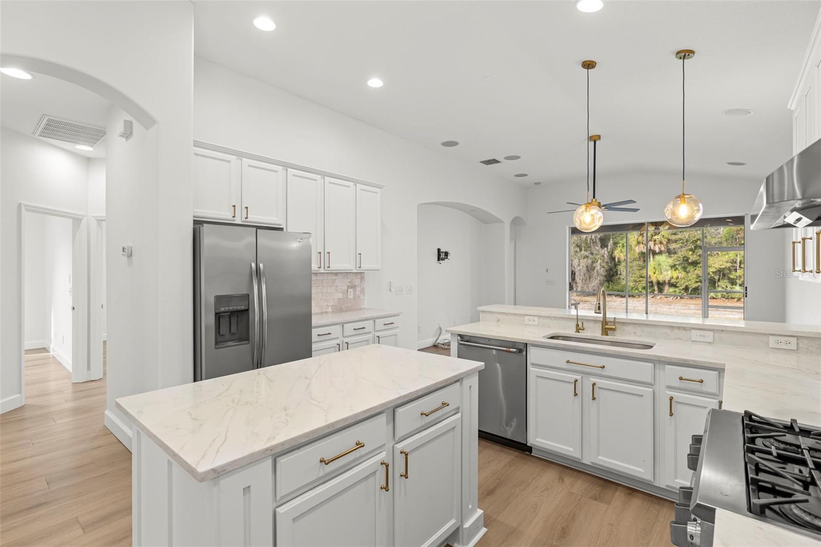 BELLE CHASE - Residential