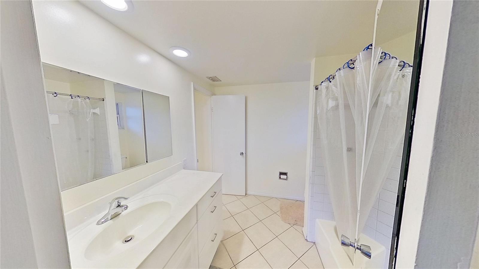 SOUTH GATE - Residential