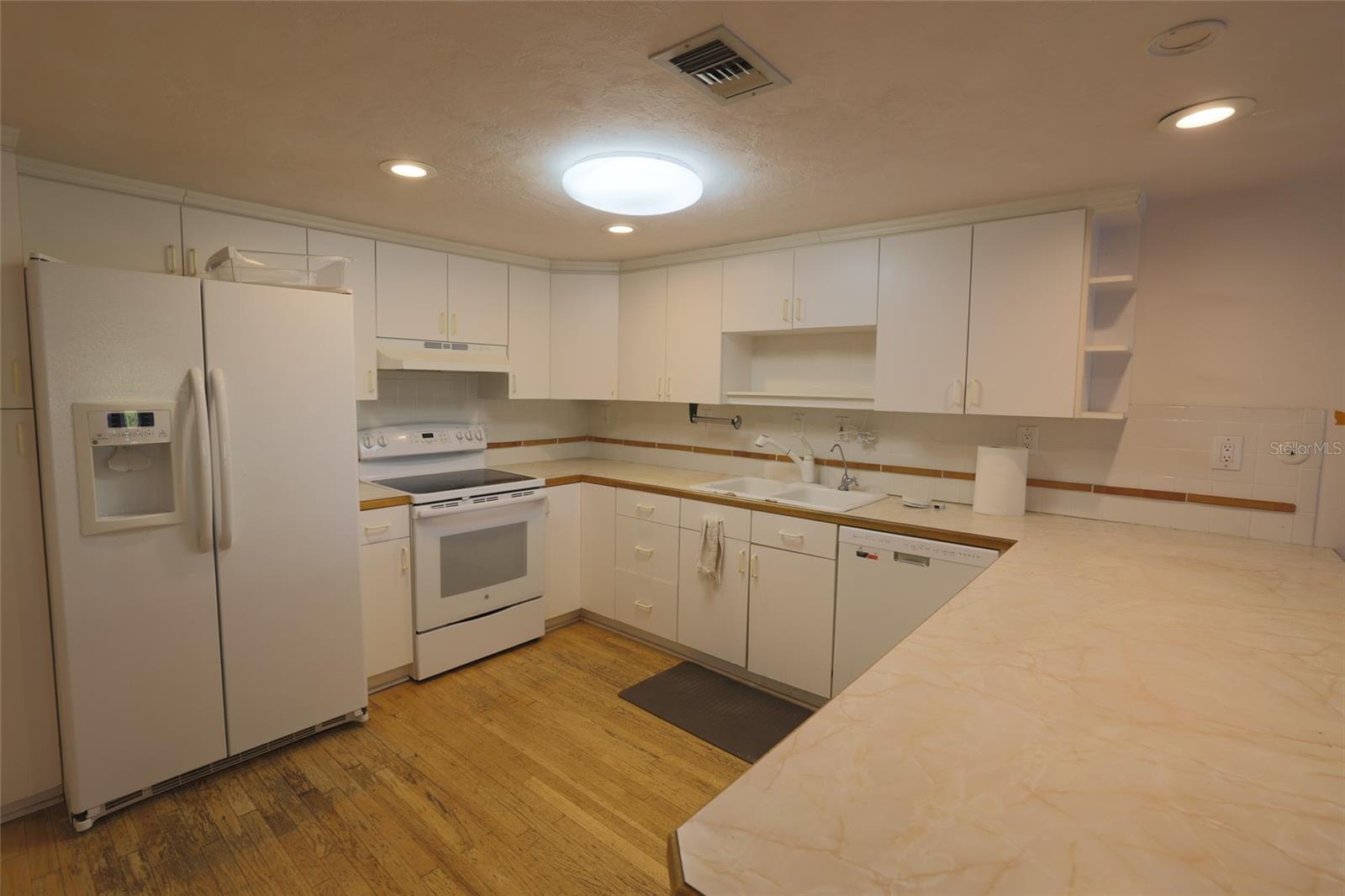 SOUTH GATE - Residential