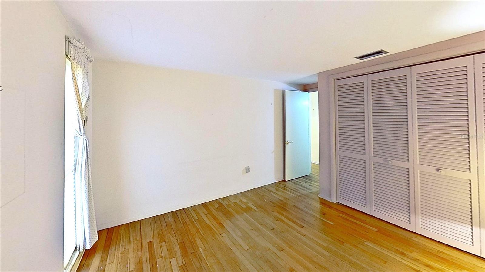 SOUTH GATE - Residential