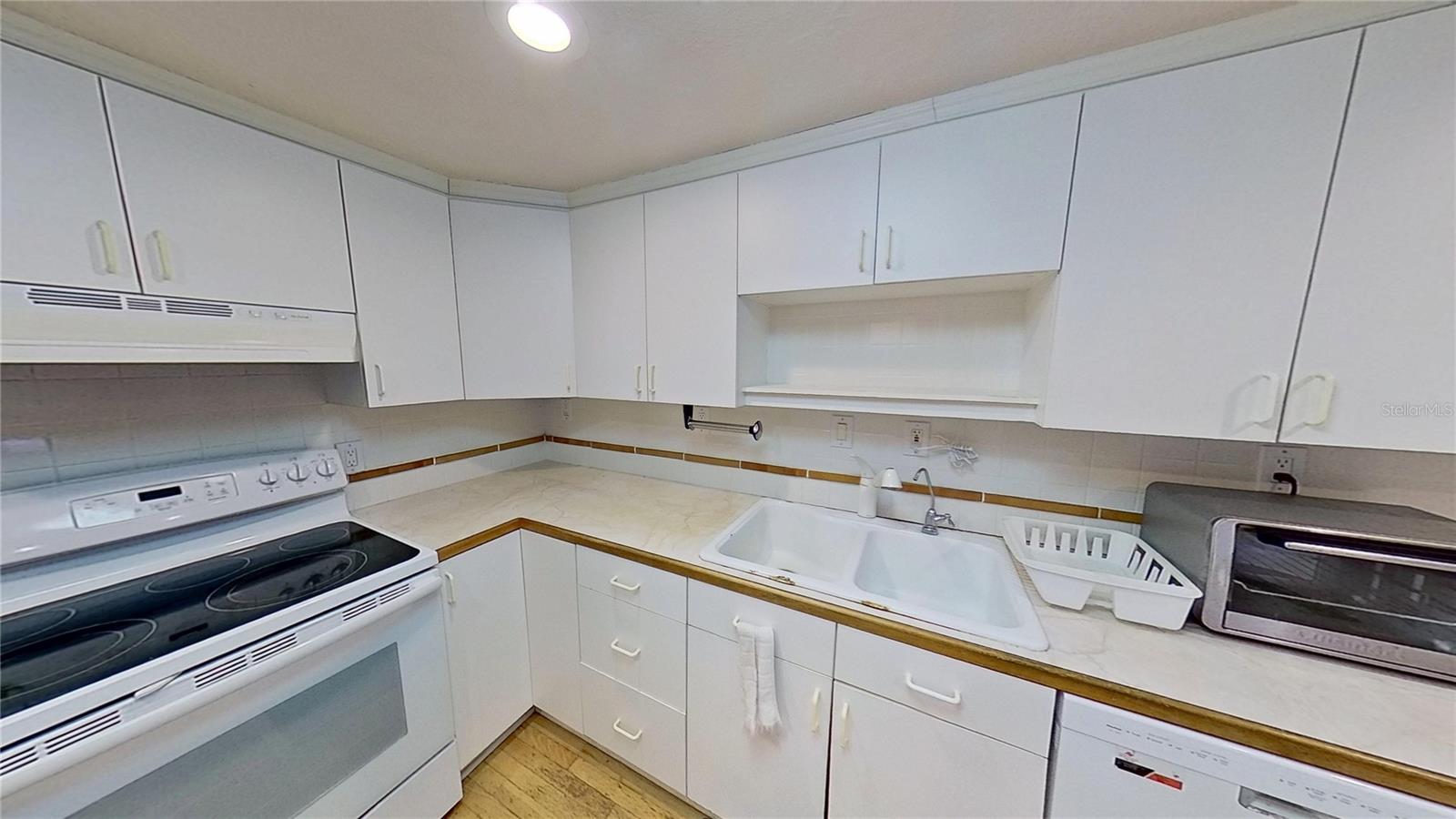 SOUTH GATE - Residential