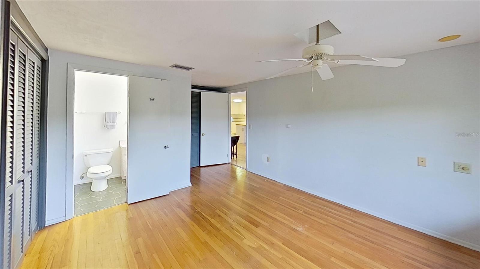 SOUTH GATE - Residential