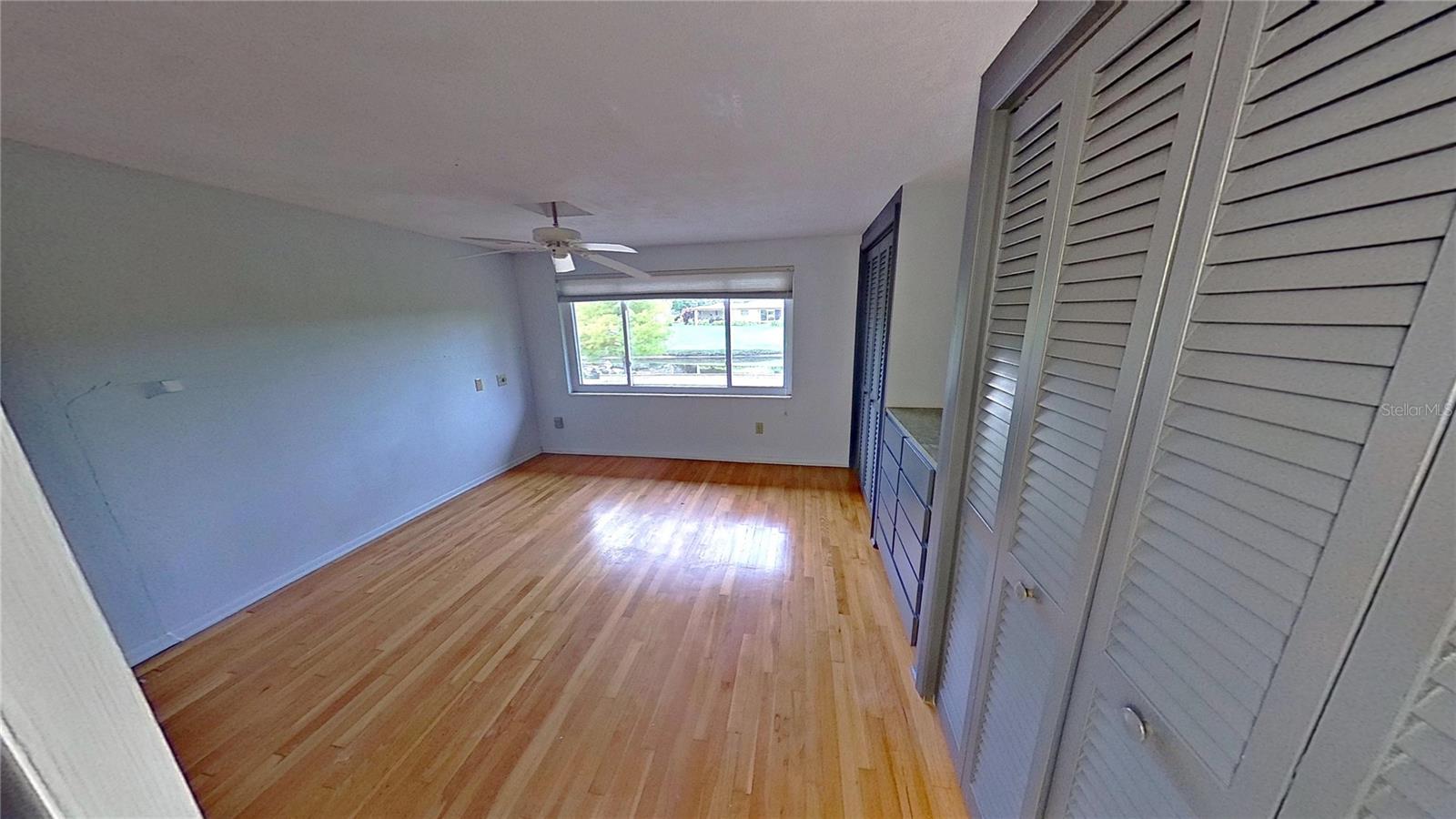 SOUTH GATE - Residential