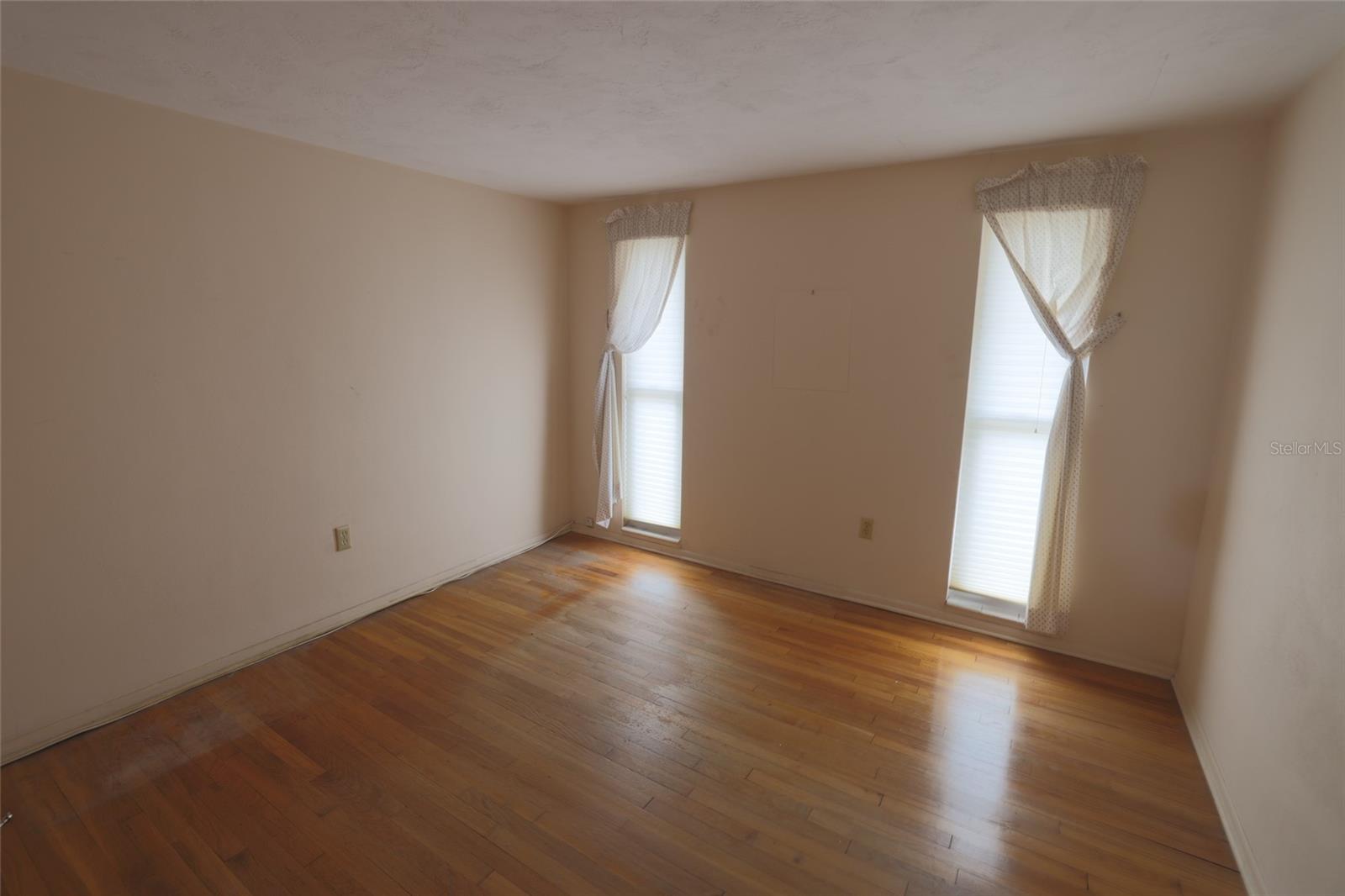 SOUTH GATE - Residential