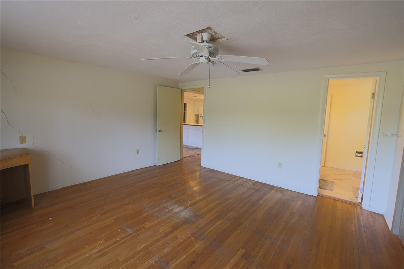 SOUTH GATE - Residential