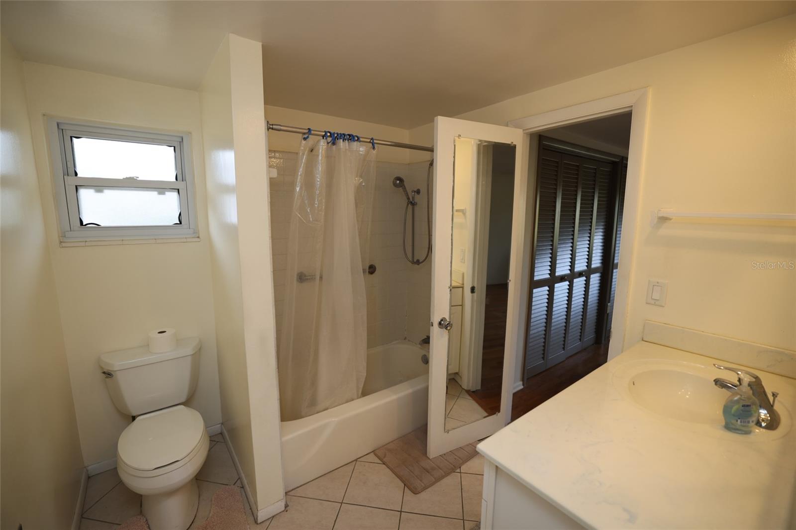 SOUTH GATE - Residential