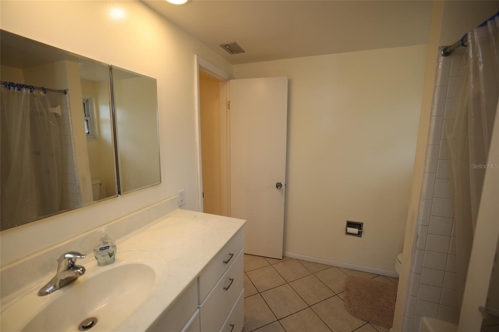 SOUTH GATE - Residential