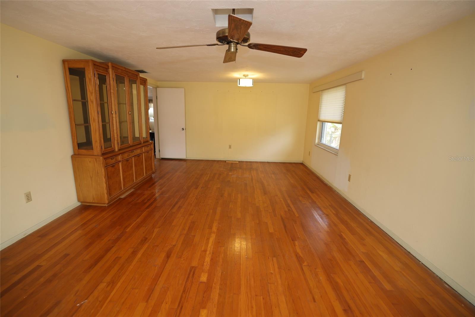 SOUTH GATE - Residential