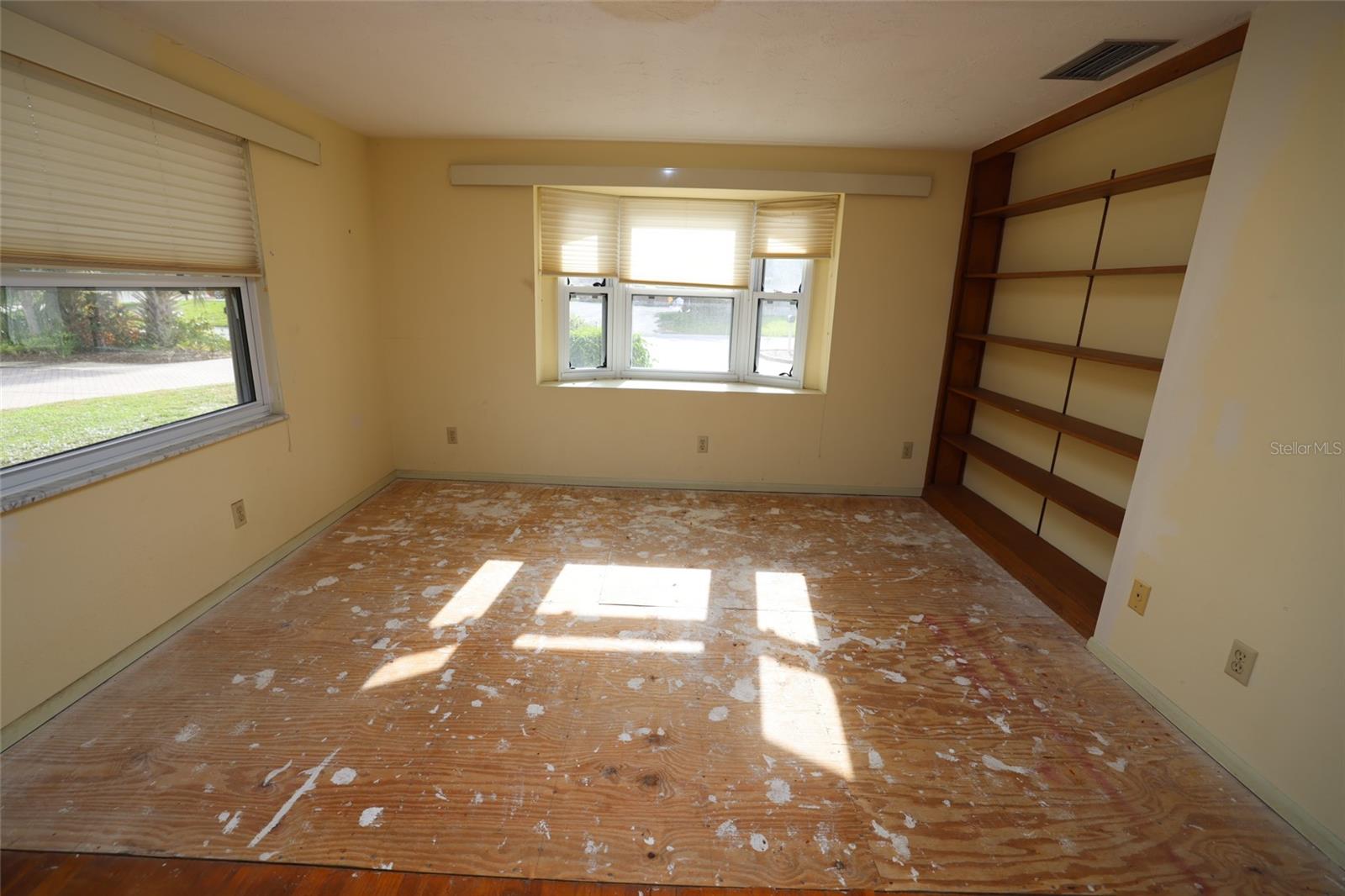 SOUTH GATE - Residential