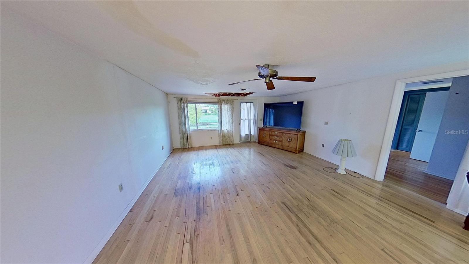 SOUTH GATE - Residential