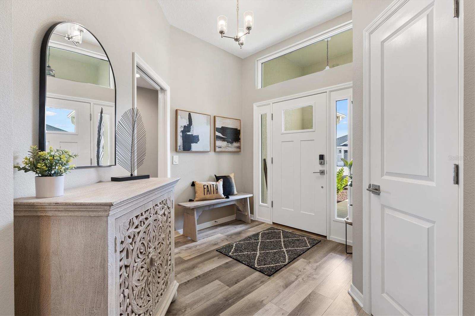 Casas a venda 4 - Jen Dantas 4434 SHOCKOE CIRCLE