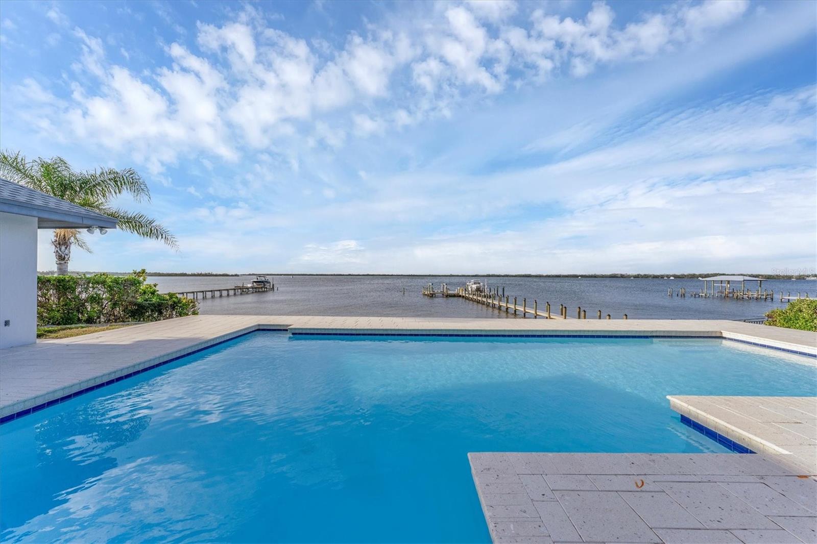 SHAWS POINT - Residential