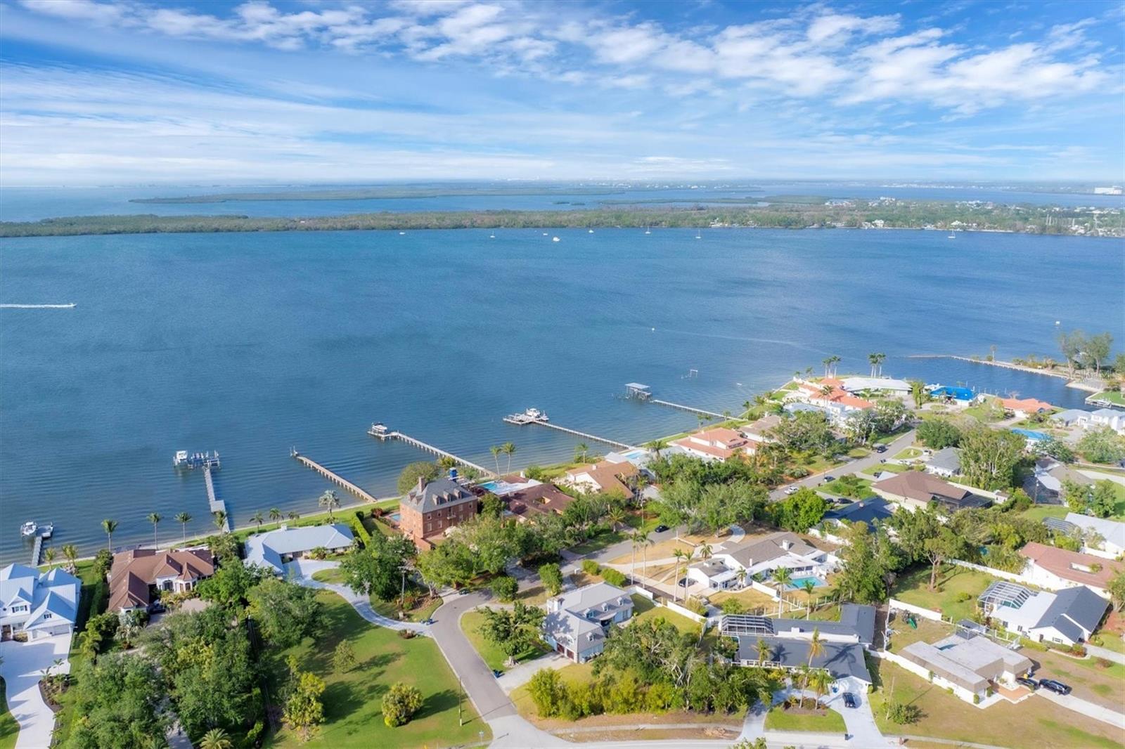 SHAWS POINT - Residential