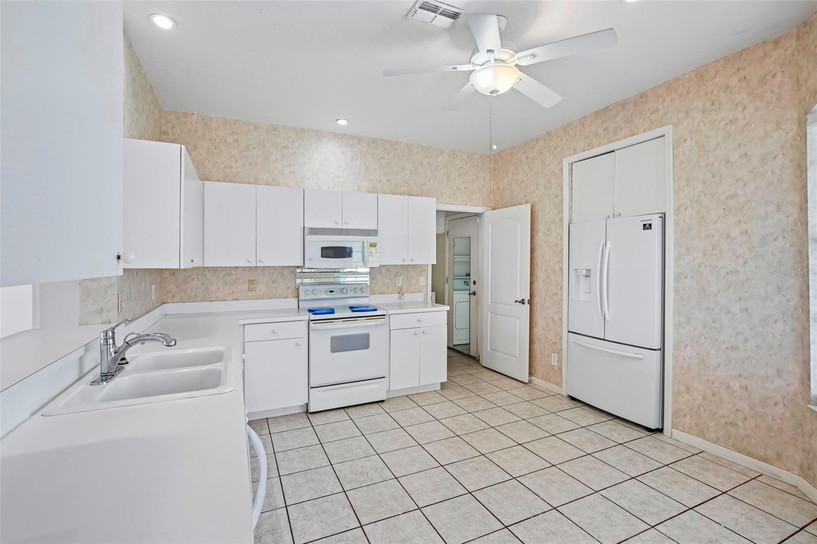 1104 VILLEROY DRIVE