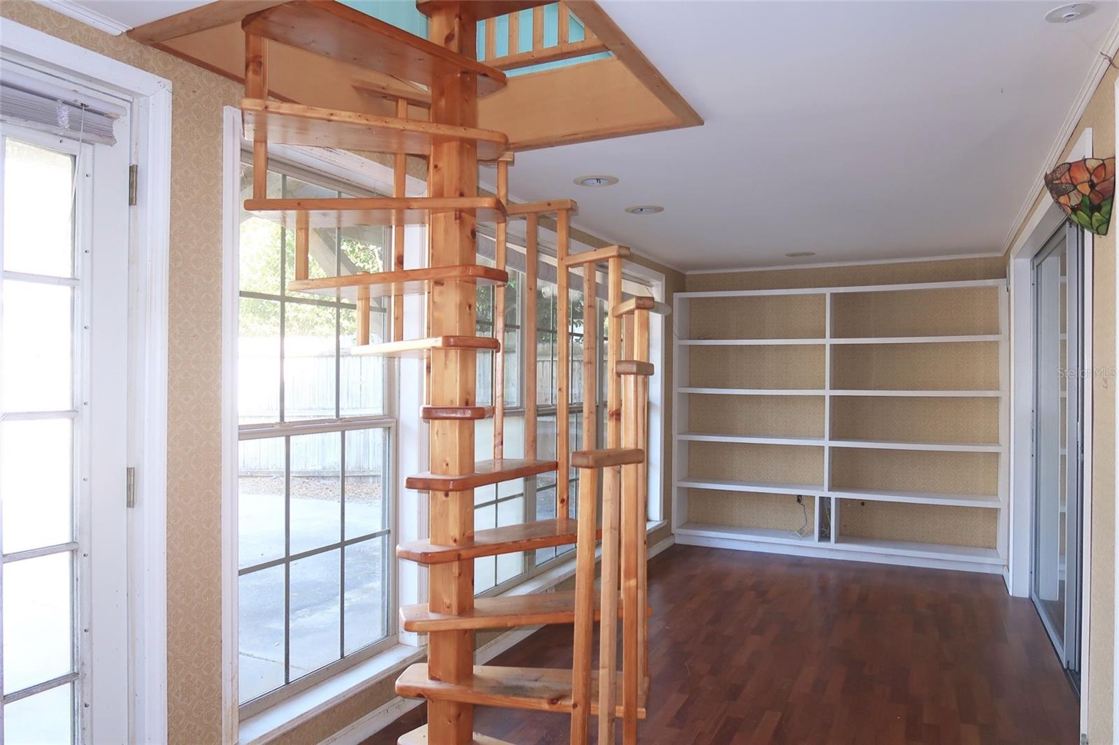 KEYSTONE MANOR - Residential