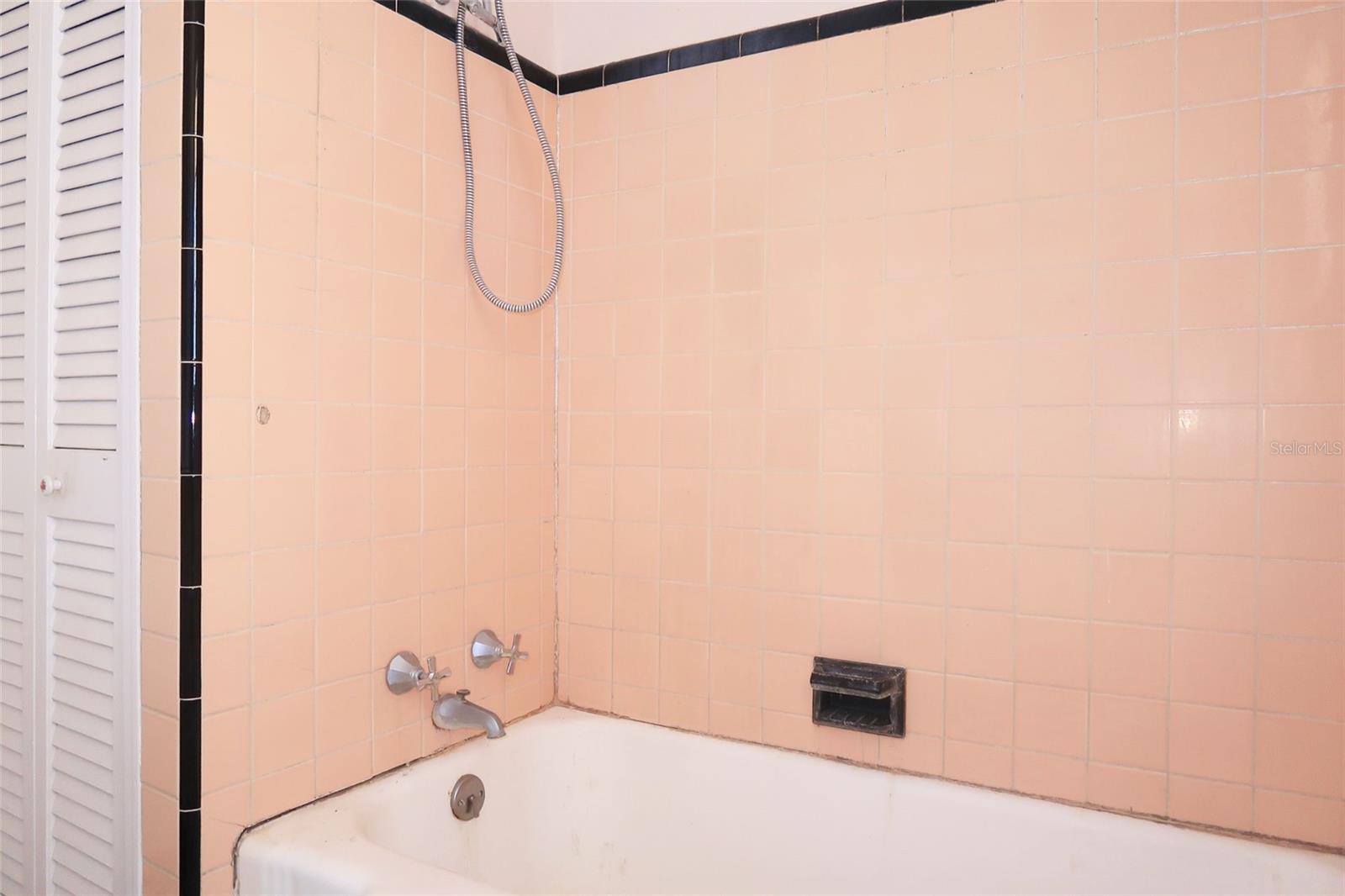 KEYSTONE MANOR - Residential