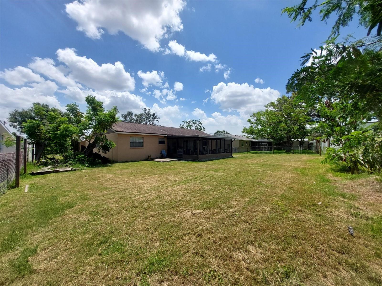 432 FLAMINGO DRIVE
