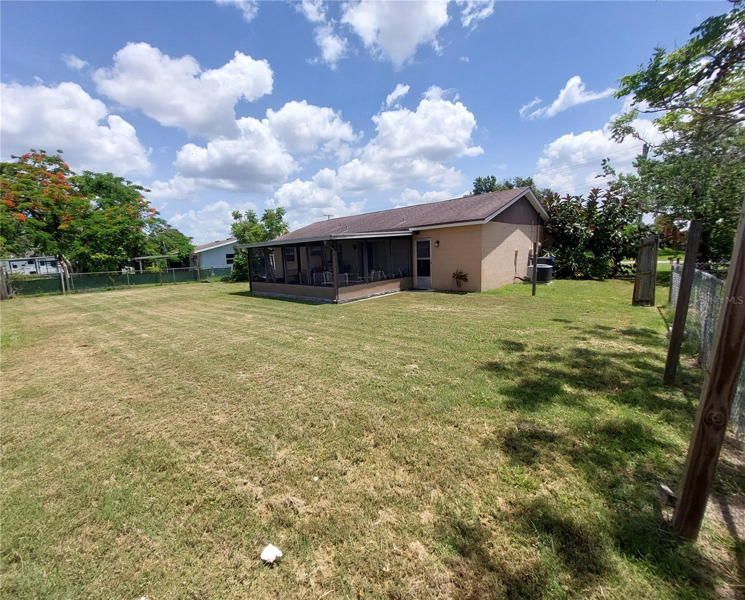432 FLAMINGO DRIVE