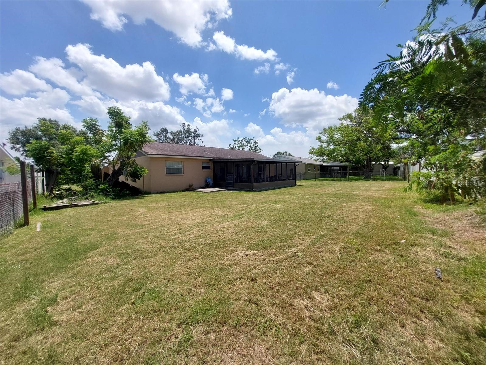 432 FLAMINGO DRIVE