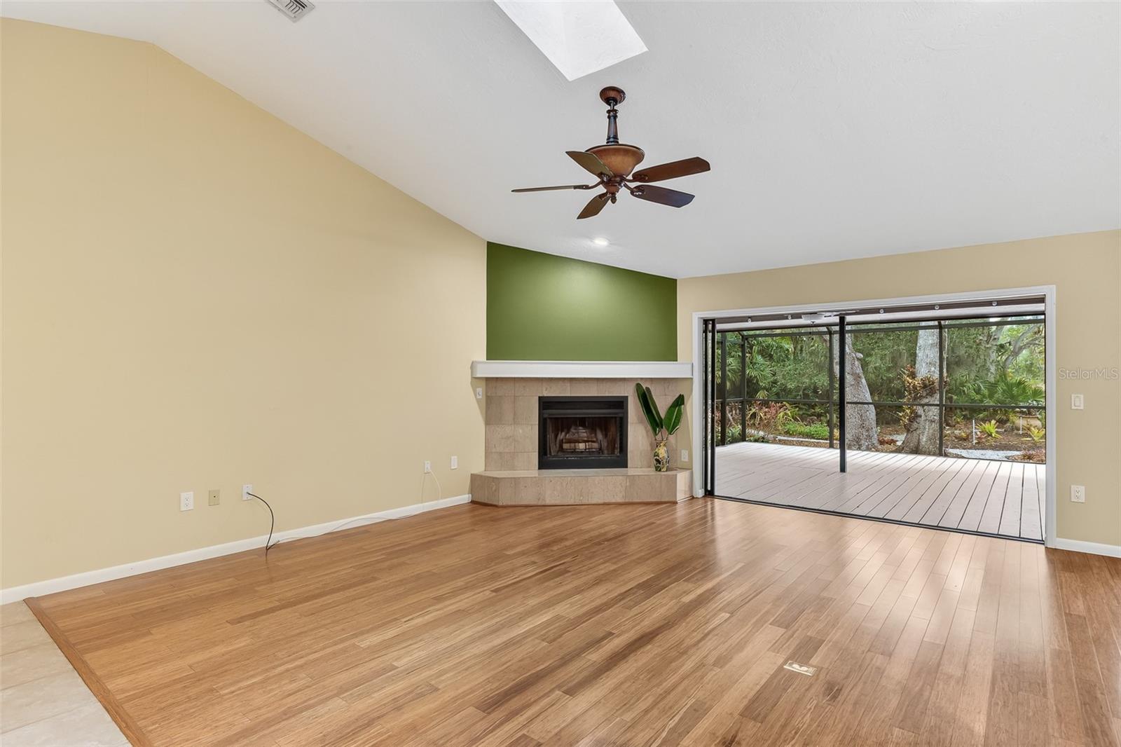 WOODLAND PARK - Residential