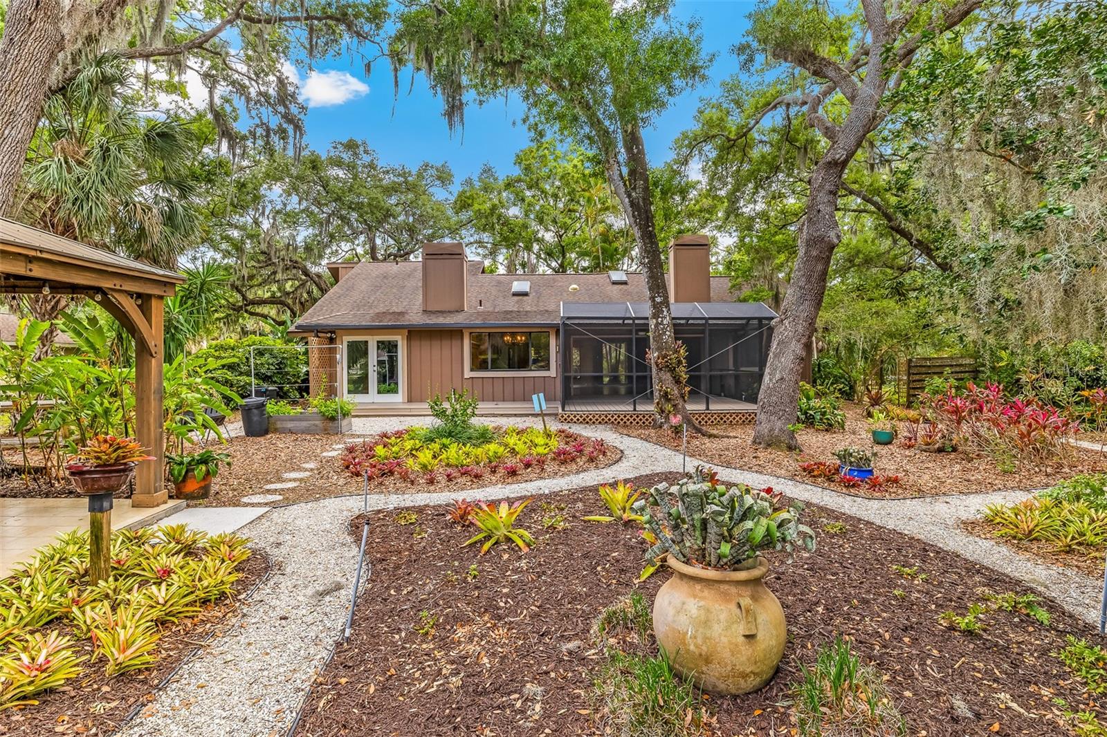 WOODLAND PARK - Residential