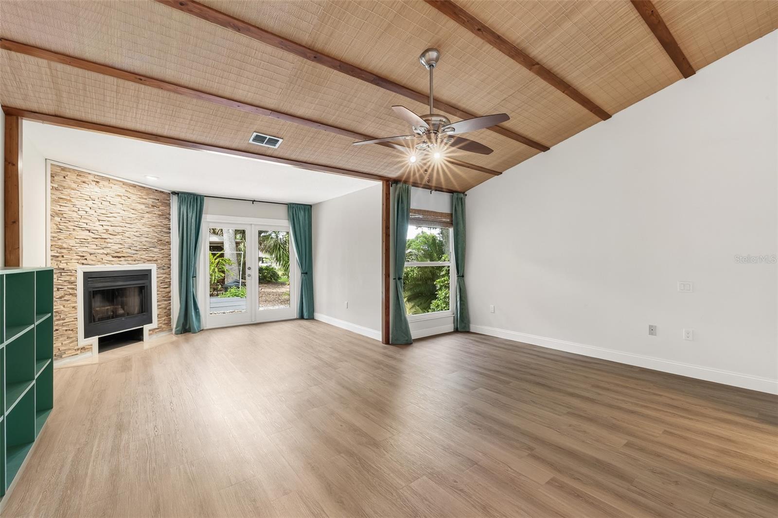 WOODLAND PARK - Residential