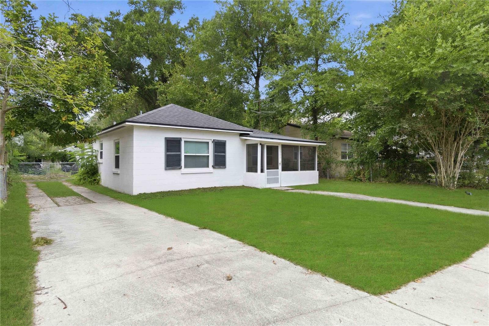 1906 MAE STREET