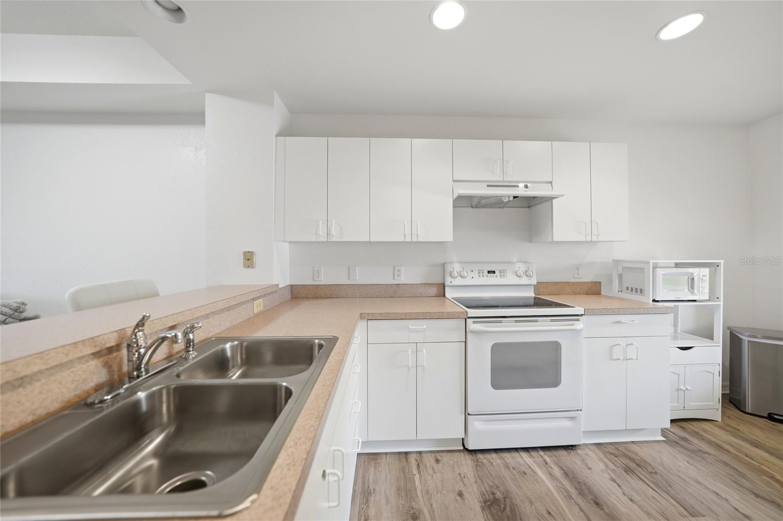 LINKS EDGE PH 02 BLDG 02 - Residential