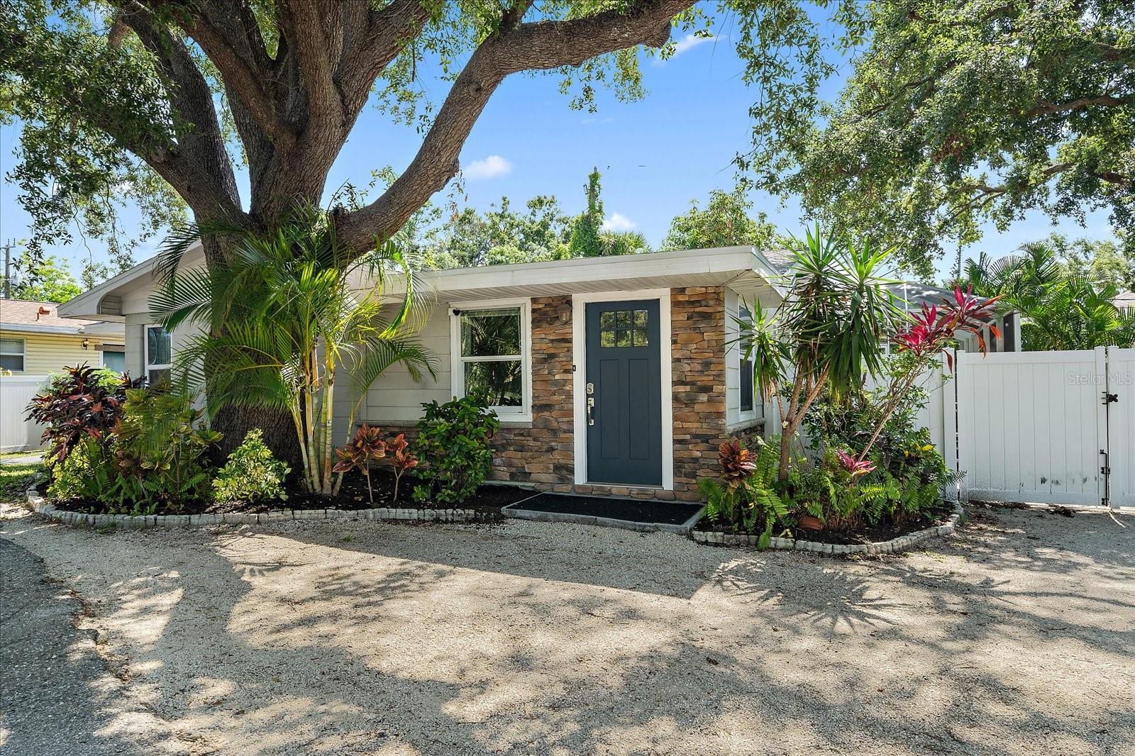 1019 S TUTTLE AVENUE