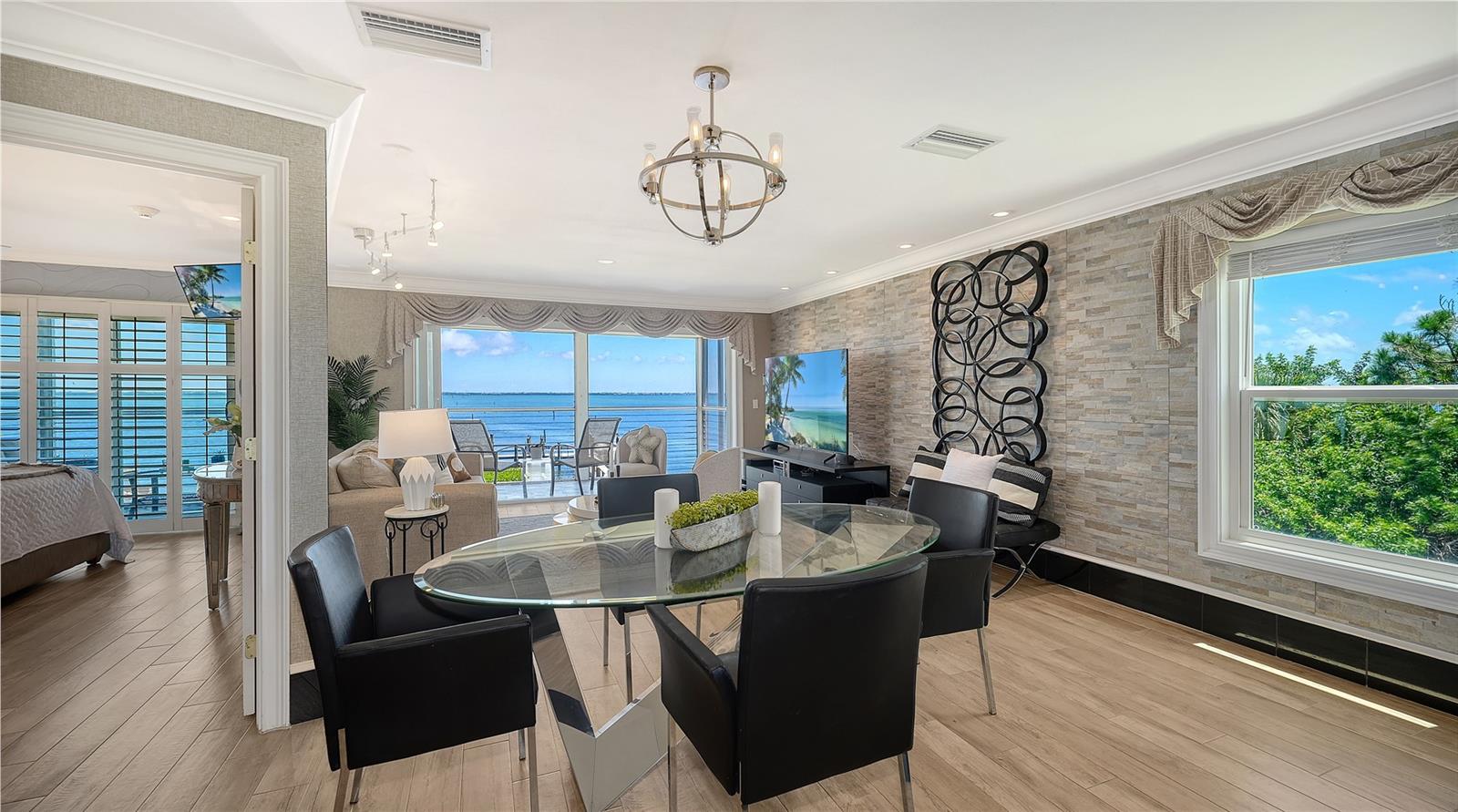 LONGBOAT LANDING - Residential