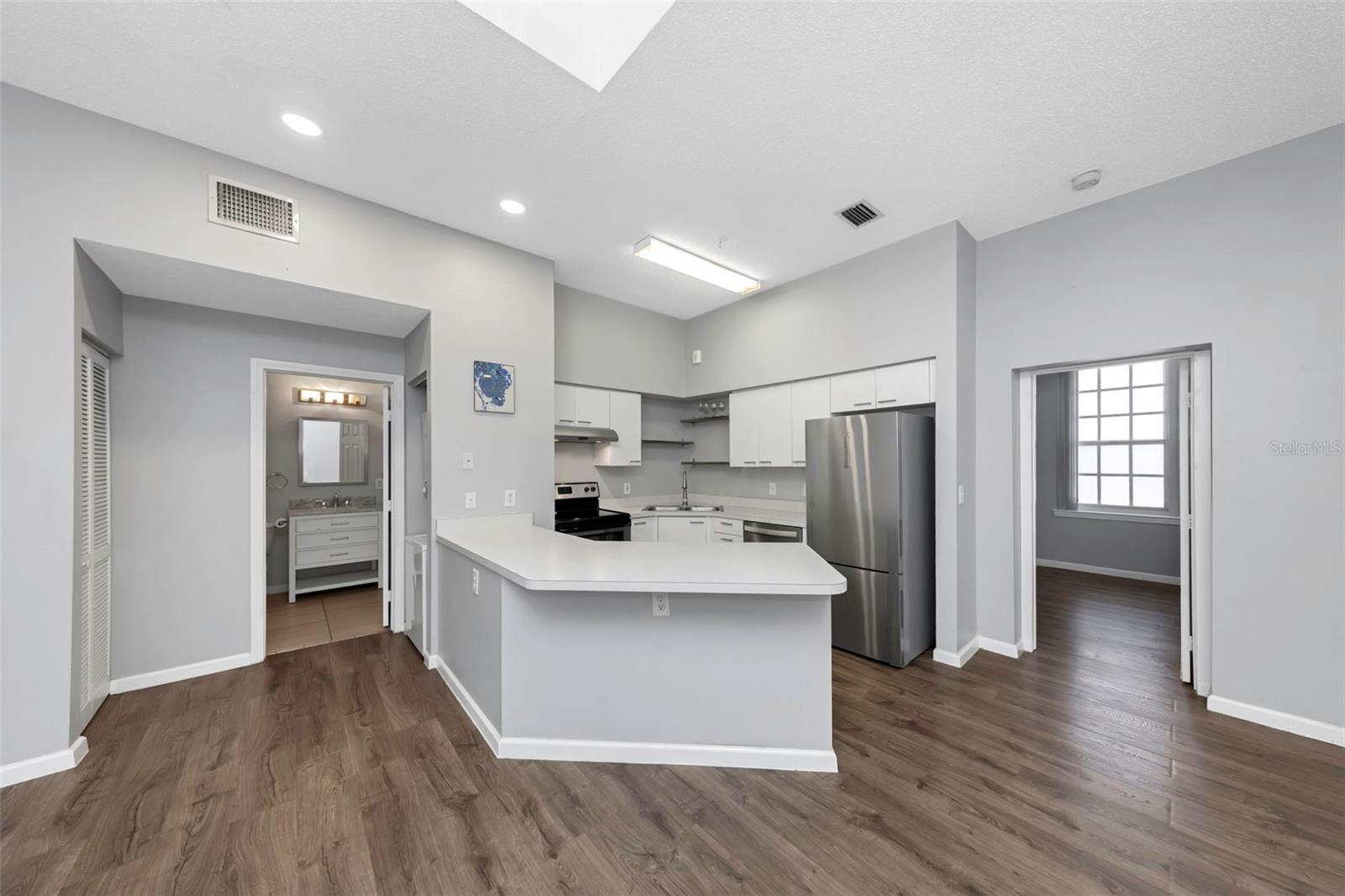 701 MIRROR LAKE CONDO - Residential