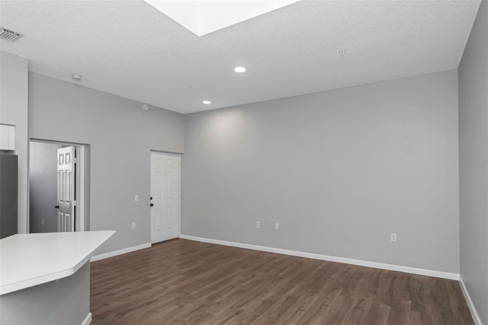 701 MIRROR LAKE CONDO - Residential