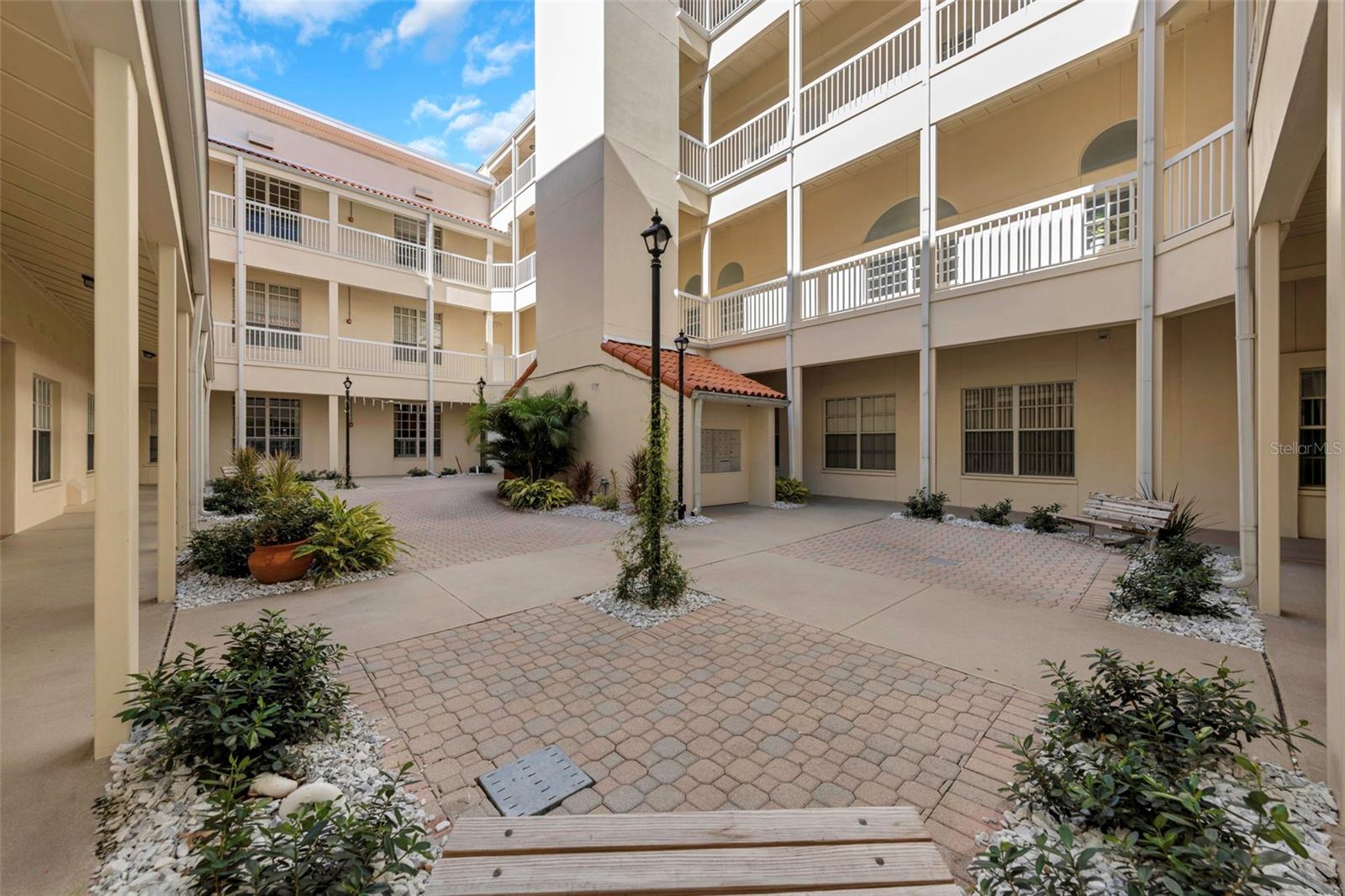 701 MIRROR LAKE CONDO - Residential