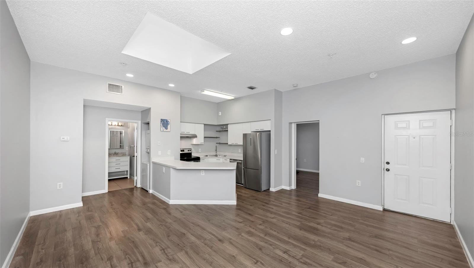 701 MIRROR LAKE CONDO - Residential