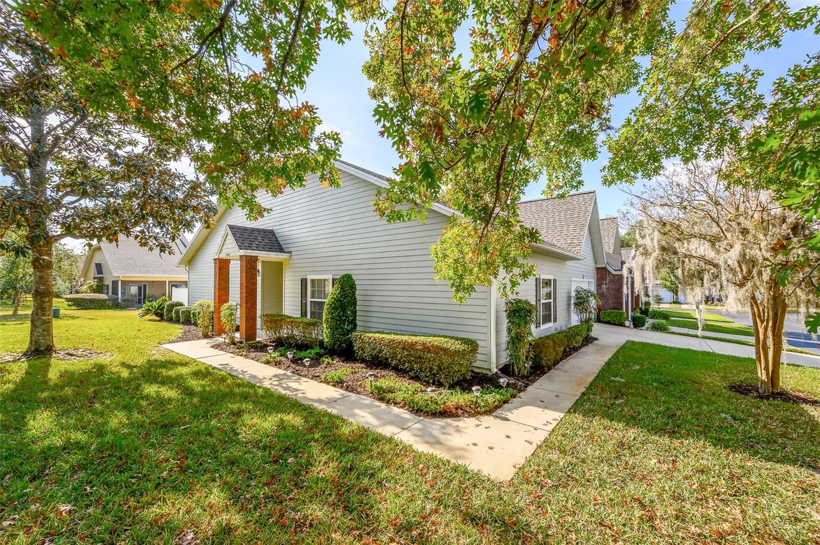 WILLIAMSBURG AT MEADOWBROOK - Residential