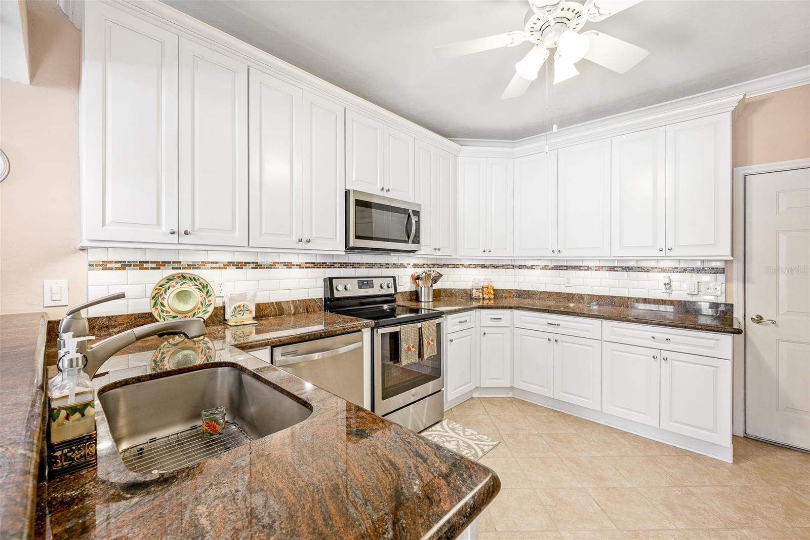 WILLIAMSBURG AT MEADOWBROOK - Residential