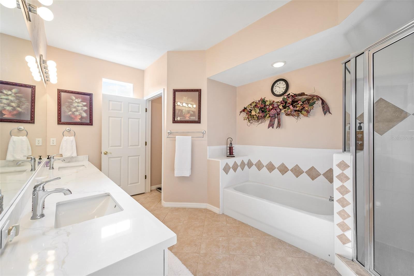 WILLIAMSBURG AT MEADOWBROOK - Residential