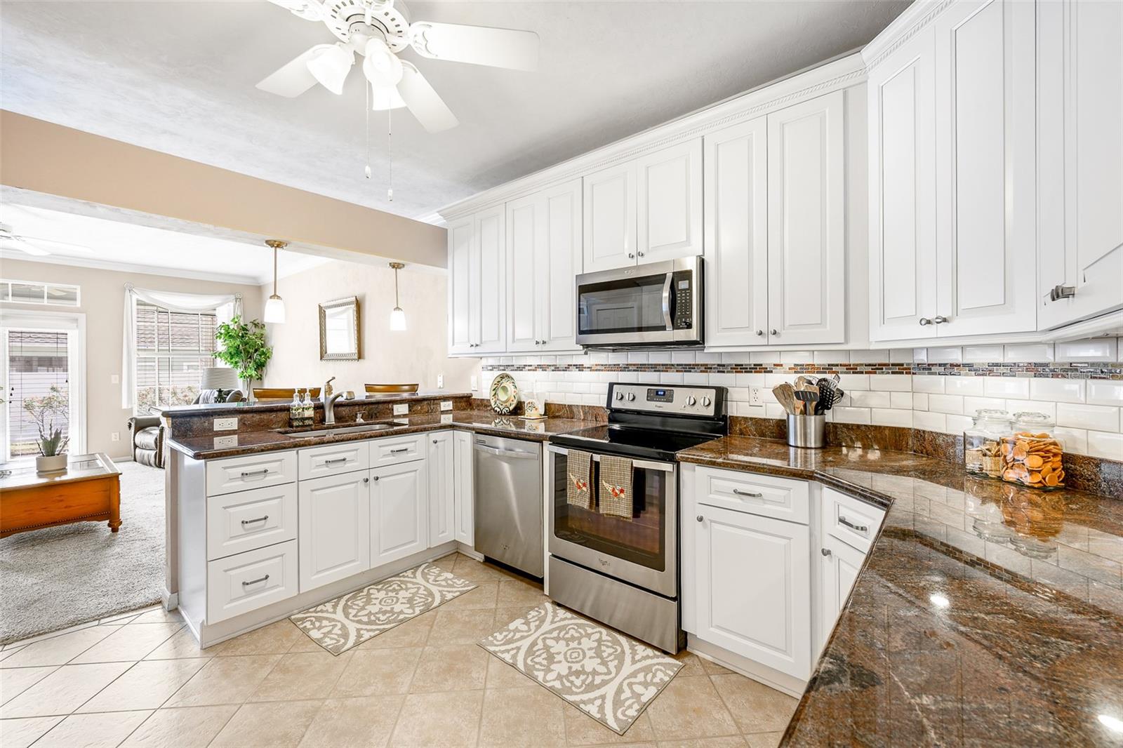 WILLIAMSBURG AT MEADOWBROOK - Residential