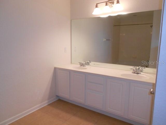 REGENCY OAKS UNIT ONE - Residential Lease