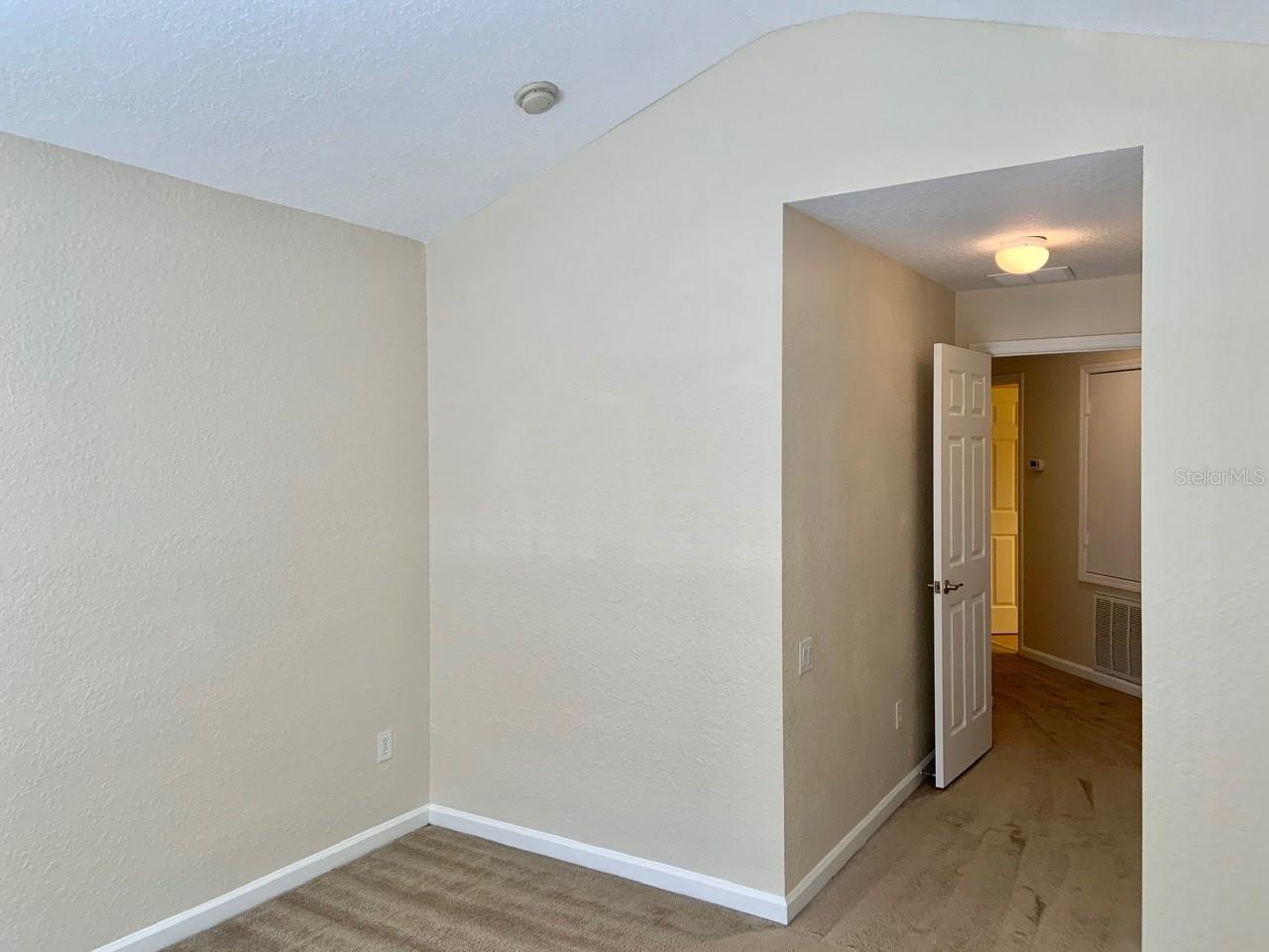 REGENCY OAKS UNIT ONE - Residential Lease