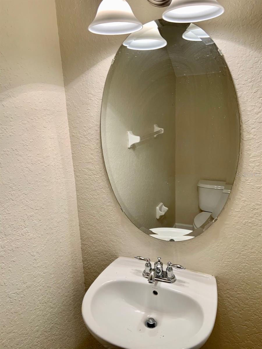 REGENCY OAKS UNIT ONE - Residential Lease