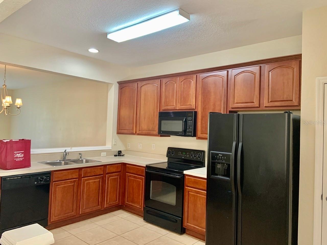 REGENCY OAKS UNIT ONE - Residential Lease