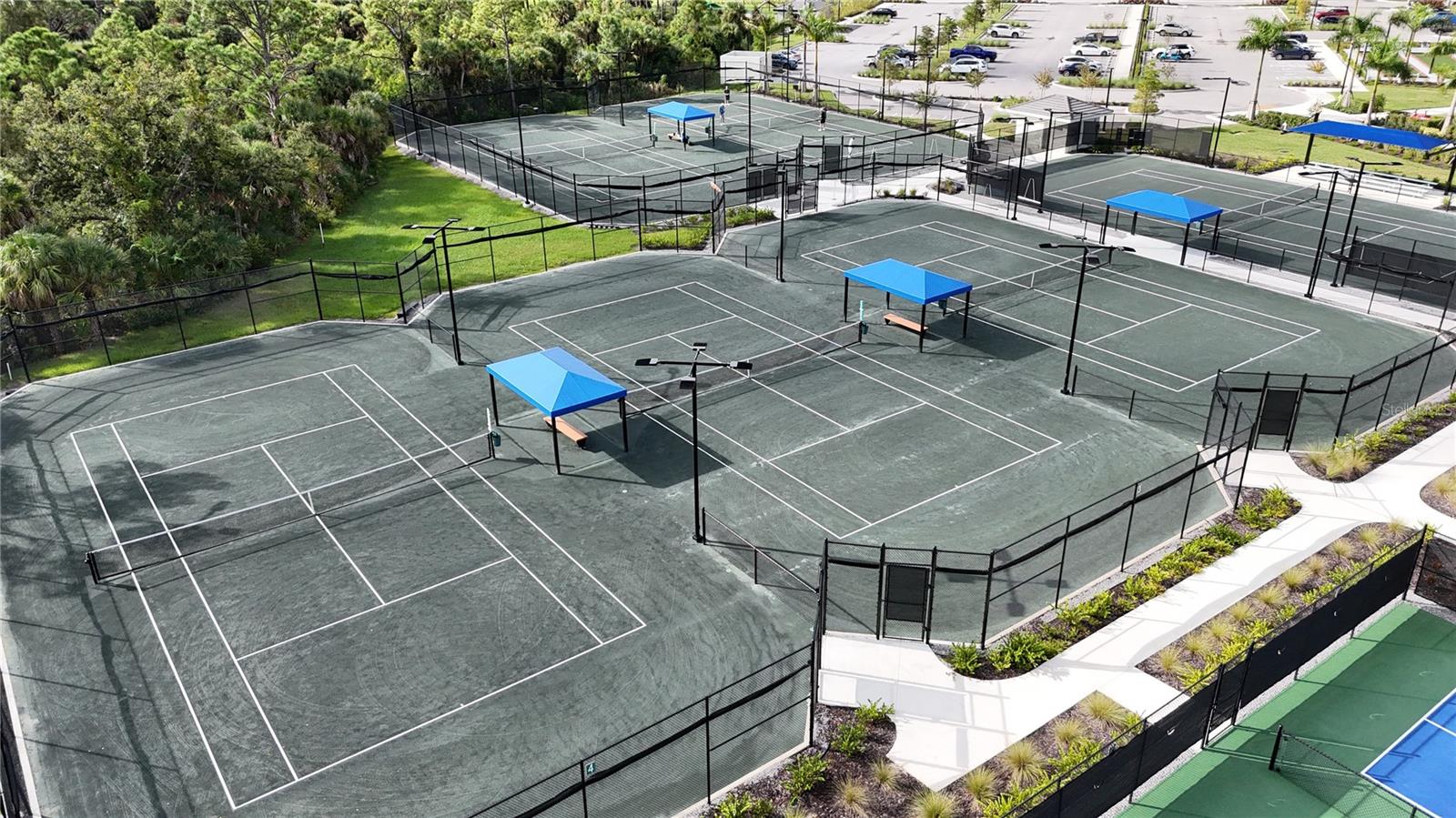 WELLEN PARK GOLF & COUNTRY CLUB - Residential