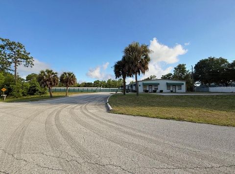 Tiny photo for 1424 N Gulf Avenue, Crystal River, FL 34429 (MLS # OM724811)