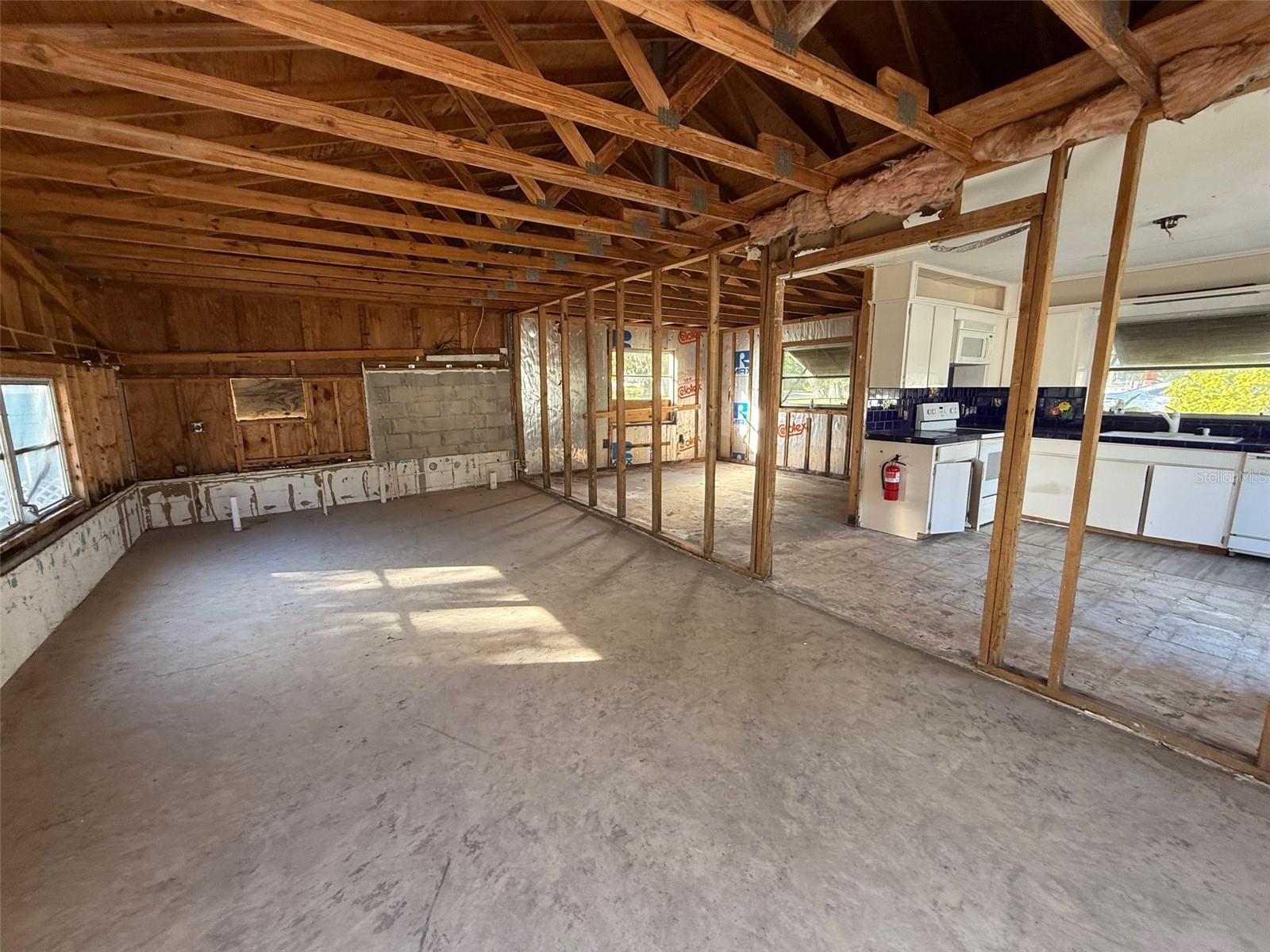 WEEKI WACHEE GARDENS - Residential