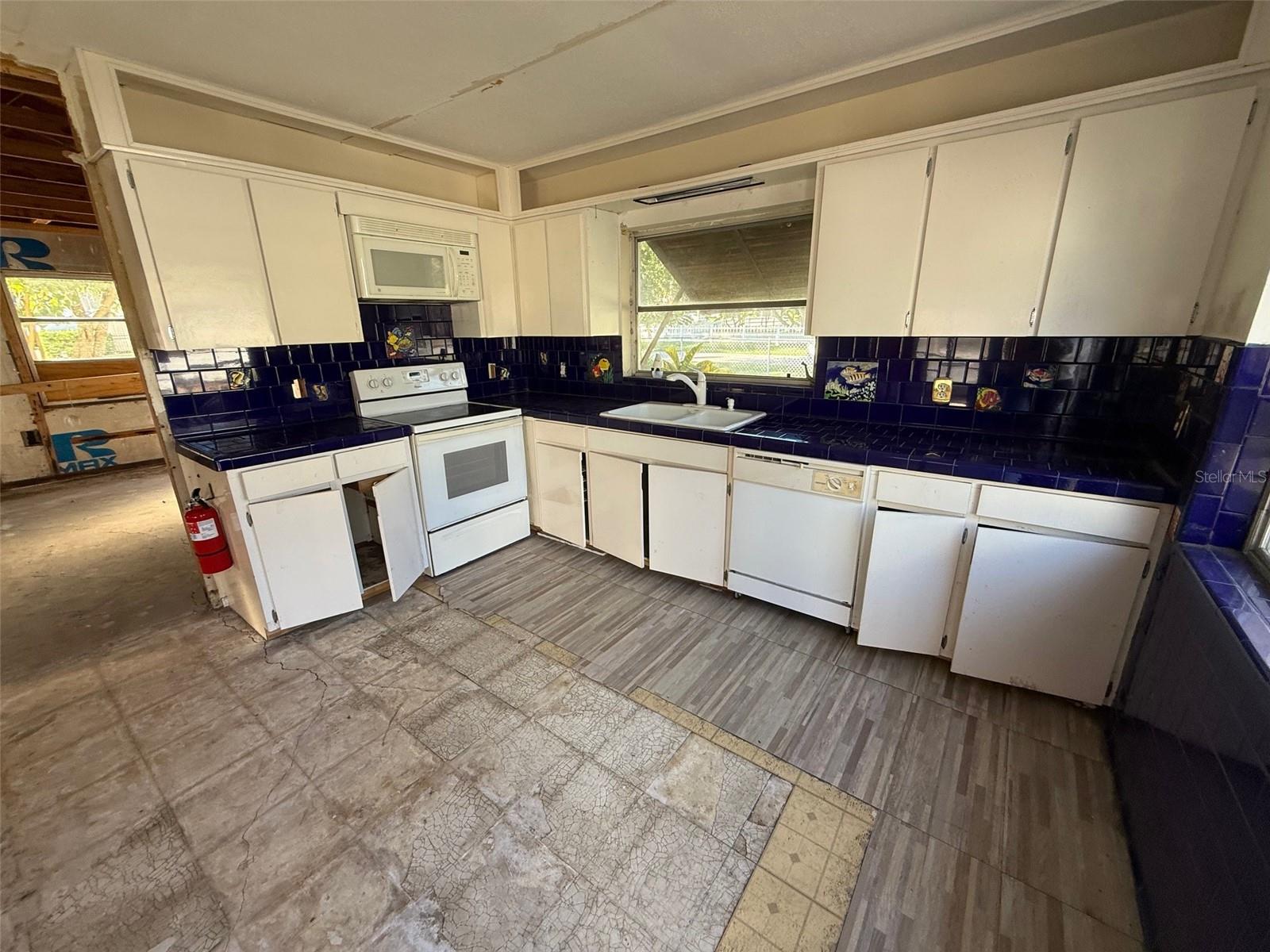 WEEKI WACHEE GARDENS - Residential