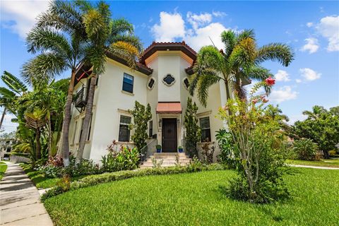 Photo of 601 Bosphorous Avenue, Tampa, FL 33606 (MLS # TB8522490)