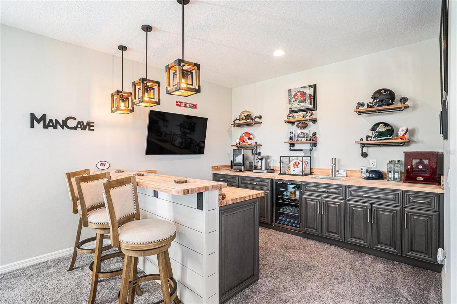 BOUGAINVILLEA PLACE - Residential