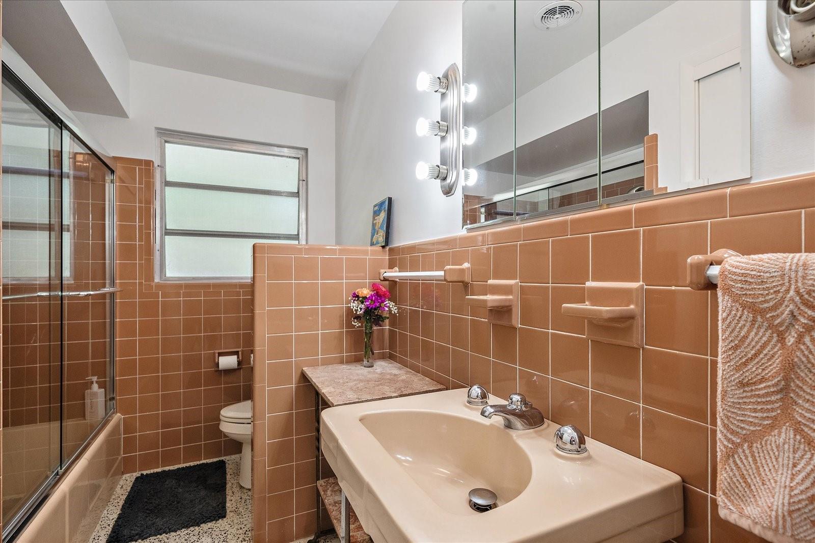 SOUTH GATE - Residential